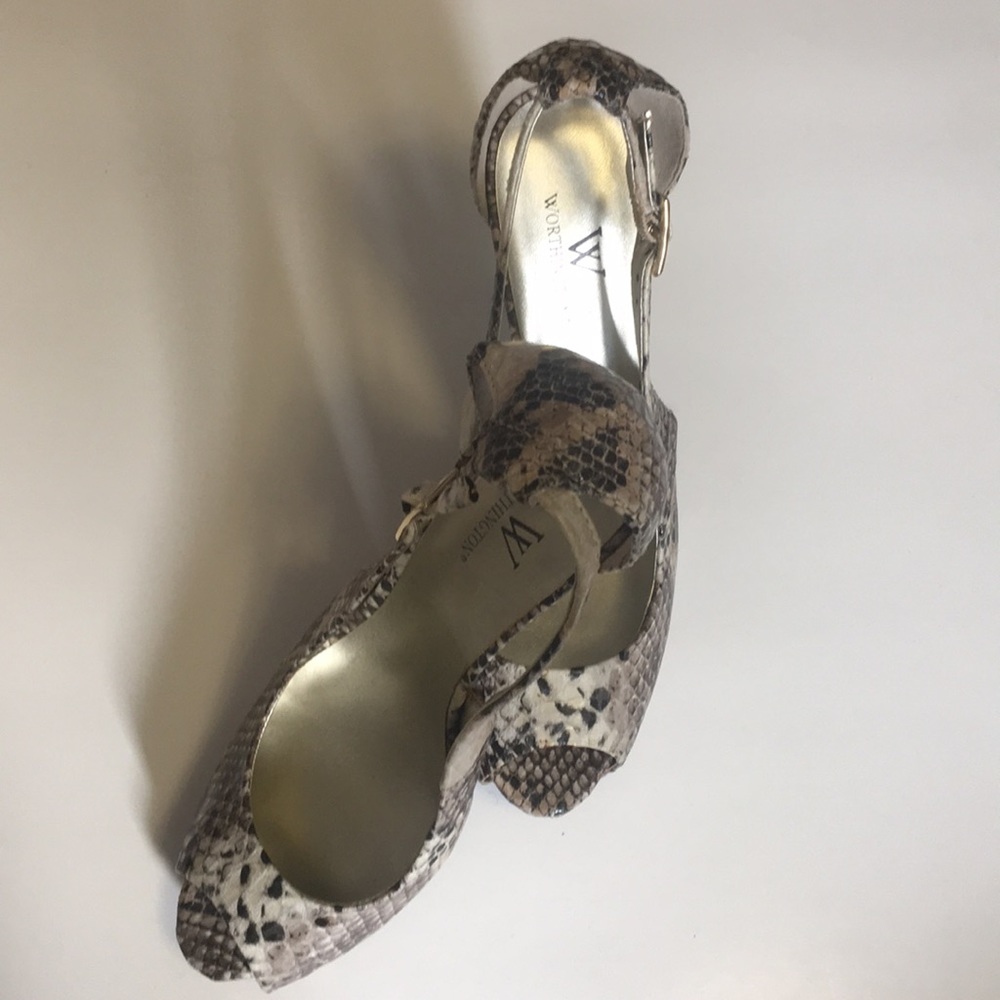 🌸SALE WORTHINGTON snake print High Heel Pumps